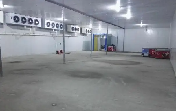 不小心反鎖關(guān)在冷庫里該如何自救呢 不小心反鎖關(guān)在冷庫里該如何自救呢